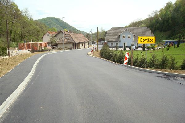 senovo-dovsko-stanje-po-asfaltiranju95EB3D3B-6547-28B8-3707-89FBCF94E6C0.jpg